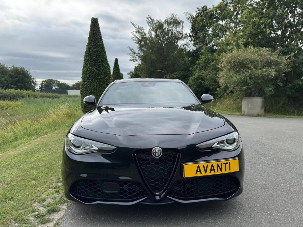 2.0 T 310pk RWD, 8500km!! 19 inch, Veloce pack
