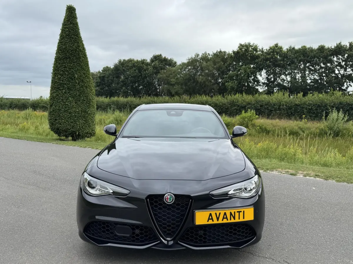 2.0 T 310pk RWD, 8500km!! 19 inch, Veloce pack