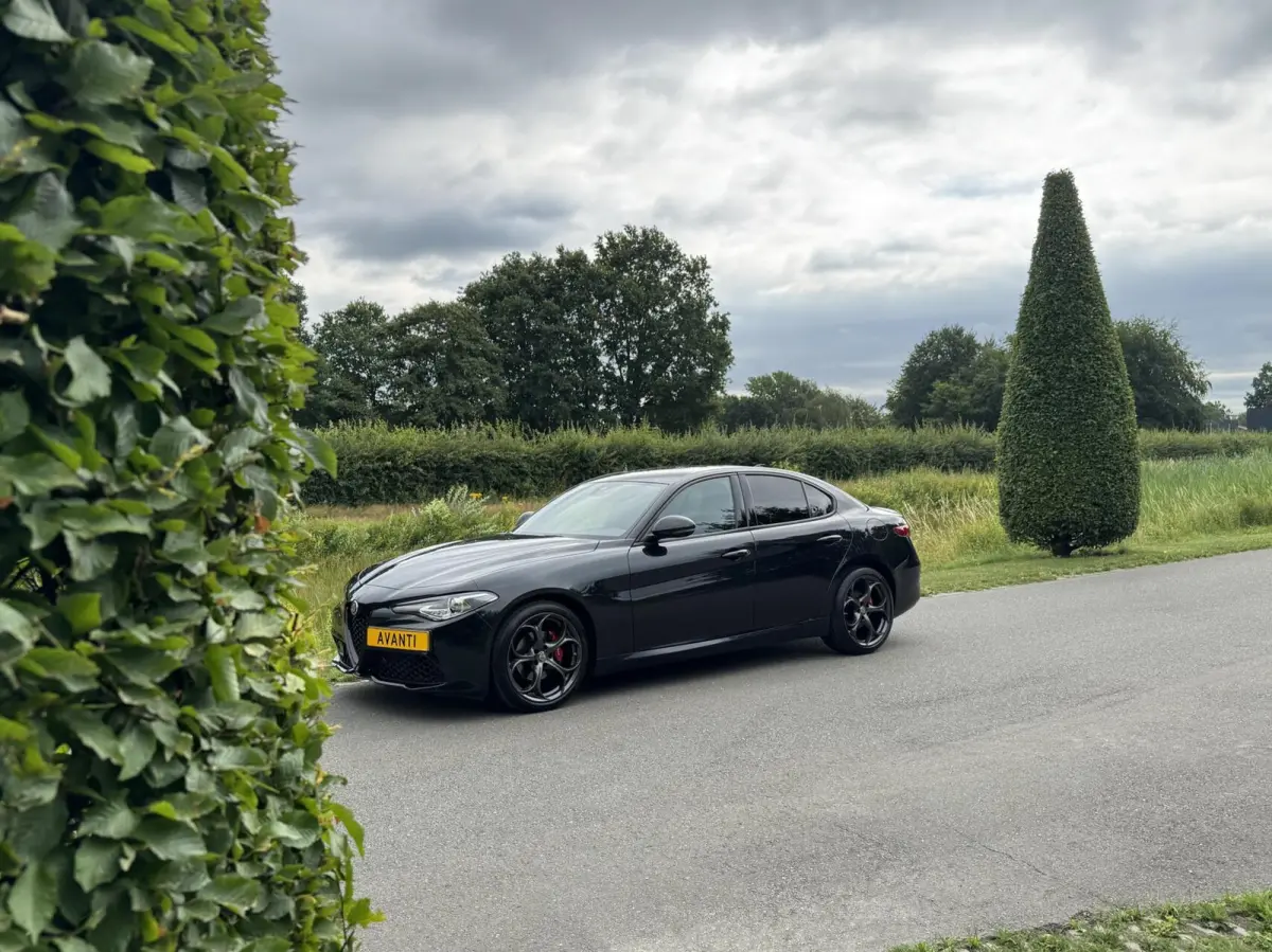 2.0 T 310pk RWD, 8500km!! 19 inch, Veloce pack