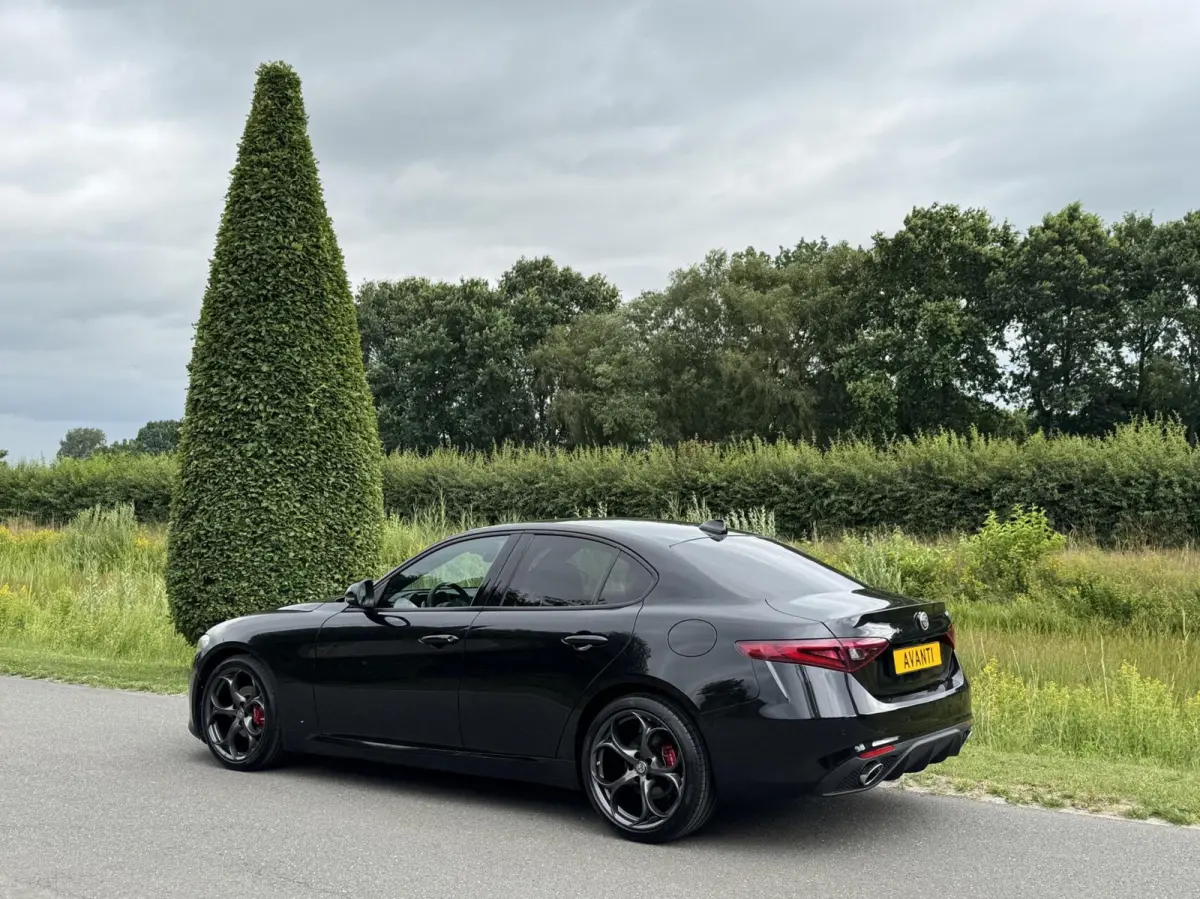 2.0 T 310pk RWD, 8500km!! 19 inch, Veloce pack