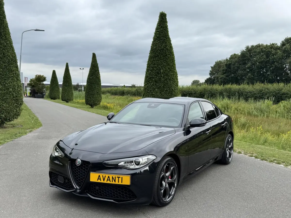 2.0 T 310pk RWD, 8500km!! 19 inch, Veloce pack