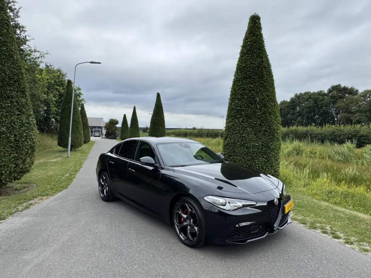 2.0 T 310pk RWD, 8500km!! 19 inch, Veloce pack