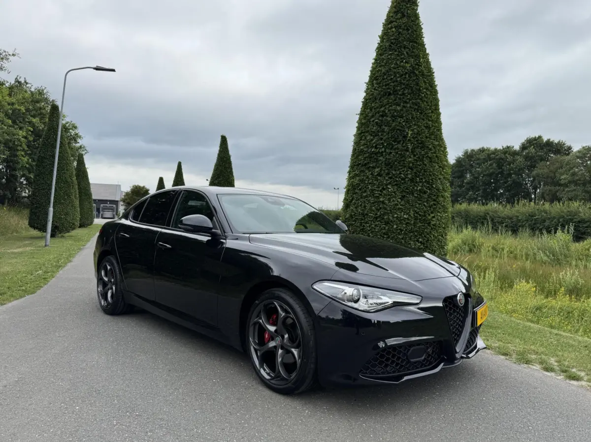 2.0 T 310pk RWD, 8500km!! 19 inch, Veloce pack