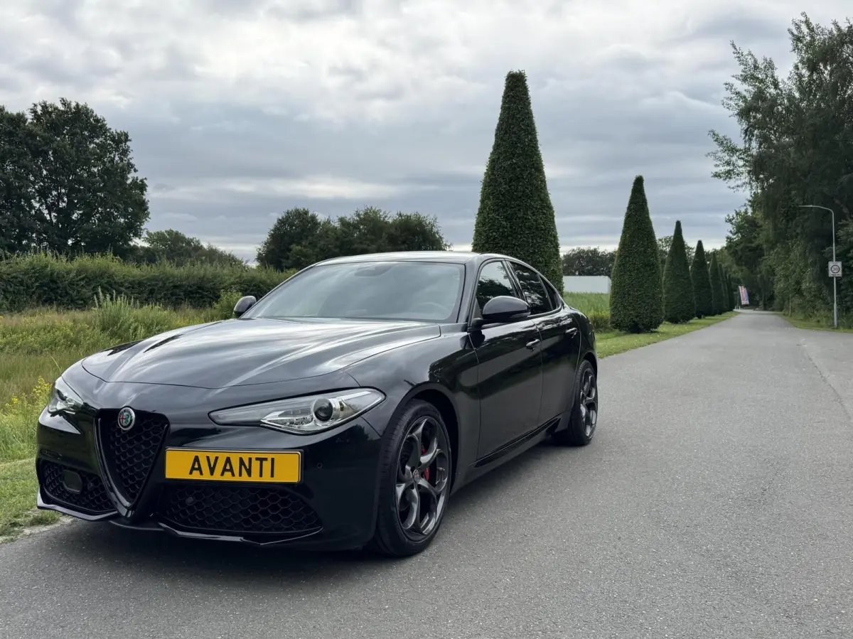 2.0 T 310pk RWD, 8500km!! 19 inch, Veloce pack