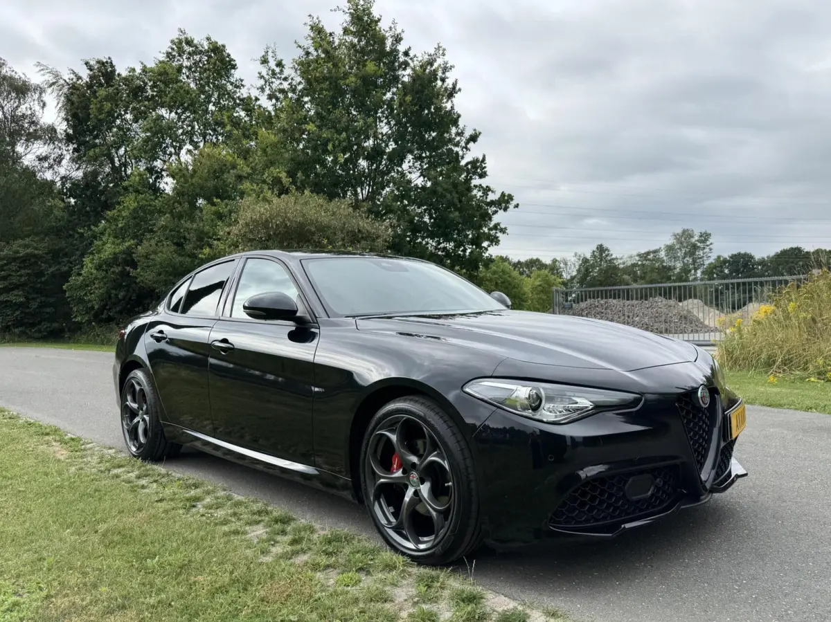 2.0 T 310pk RWD, 8500km!! 19 inch, Veloce pack