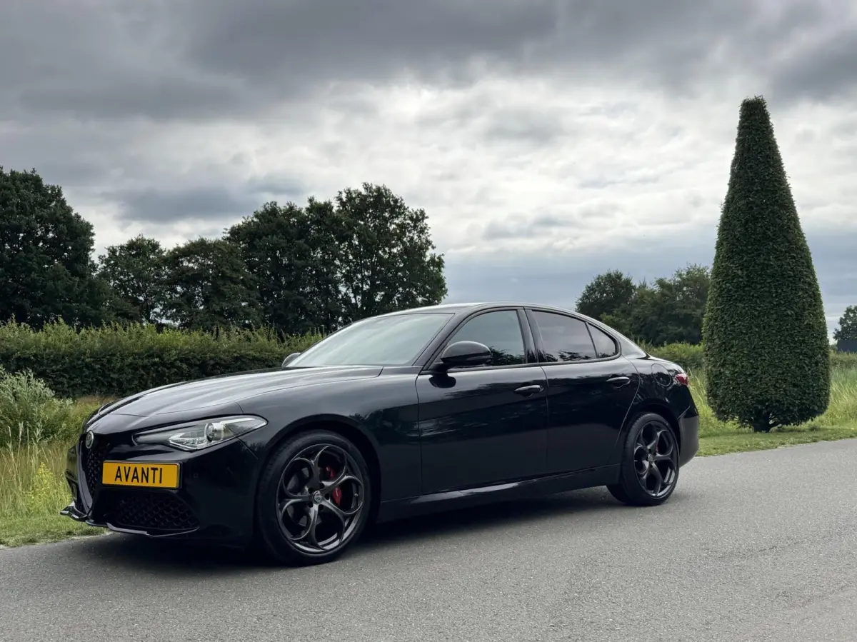 2.0 T 310pk RWD, 8500km!! 19 inch, Veloce pack