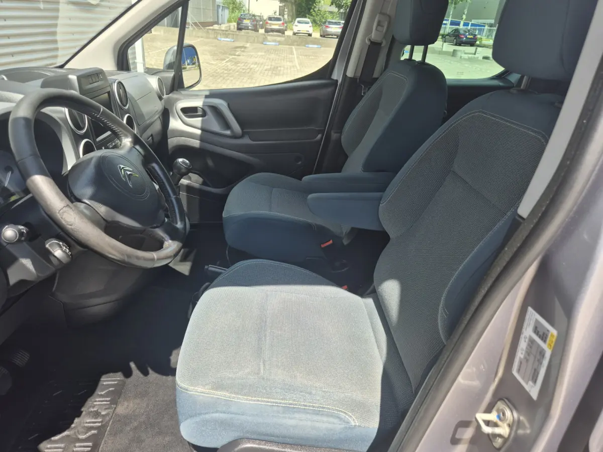1.2 PureTech. airco,cruisecontrol,achteruitrijcamera,