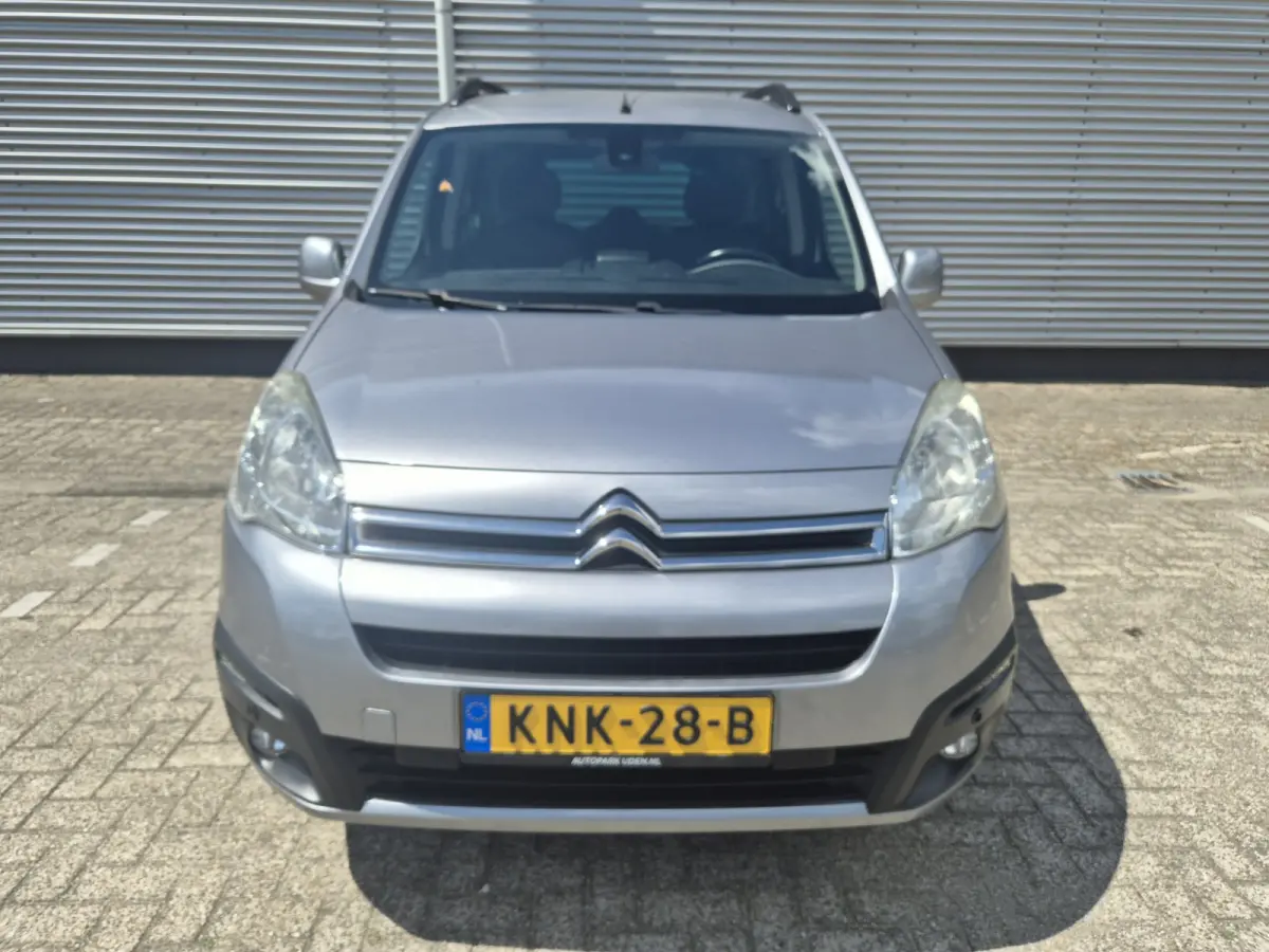 1.2 PureTech XTR. airco,cruisecontrol,achteruitrijcamera,