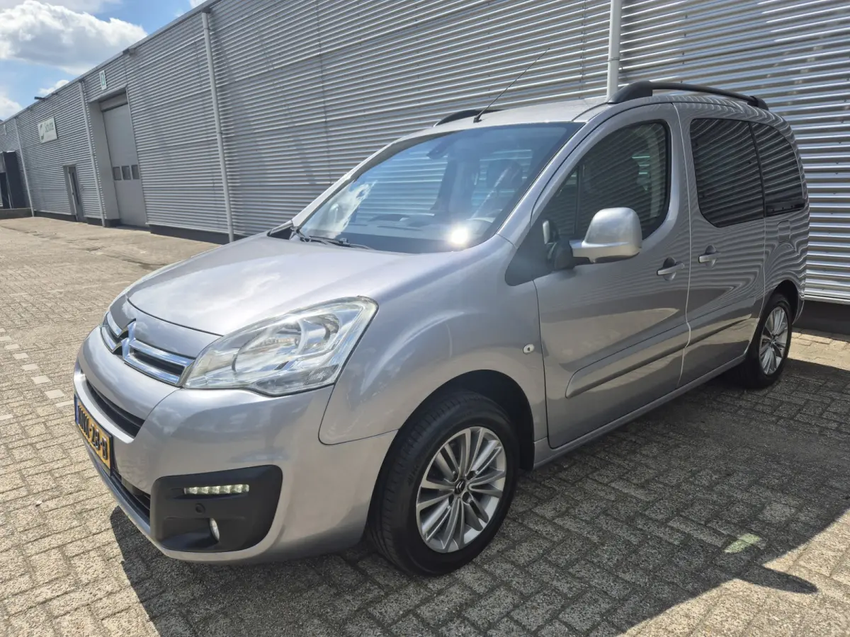 1.2 PureTech XTR. airco,cruisecontrol,achteruitrijcamera,