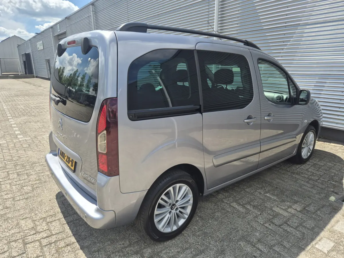 1.2 PureTech XTR. airco,cruisecontrol,achteruitrijcamera,