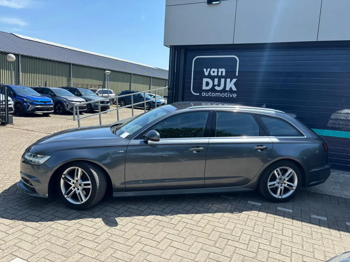1.8 TFSI ultra S line Edition TREKHAAK AFNEEMBAAR PARKEERSENSOREN CRUISE CONTROL SPORTSTOELEN