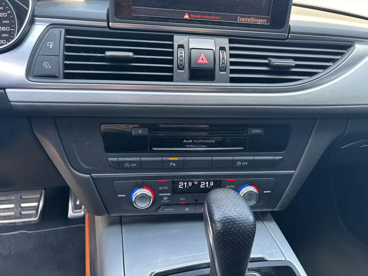 1.8 TFSI ultra S line Edition TREKHAAK AFNEEMBAAR PARKEERSENSOREN CRUISE CONTROL SPORTSTOELEN