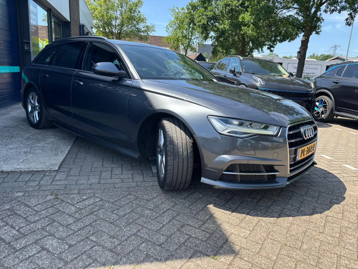 1.8 TFSI ultra S line Edition TREKHAAK AFNEEMBAAR PARKEERSENSOREN CRUISE CONTROL SPORTSTOELEN