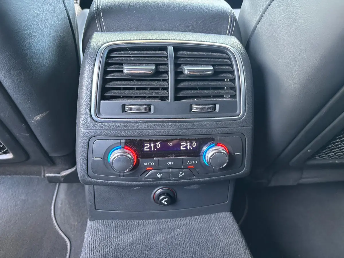 1.8 TFSI ultra S line Edition TREKHAAK AFNEEMBAAR PARKEERSENSOREN CRUISE CONTROL SPORTSTOELEN