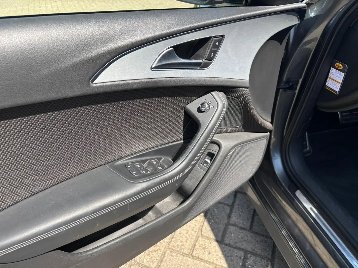 1.8 TFSI ultra S line Edition TREKHAAK AFNEEMBAAR PARKEERSENSOREN CRUISE CONTROL SPORTSTOELEN