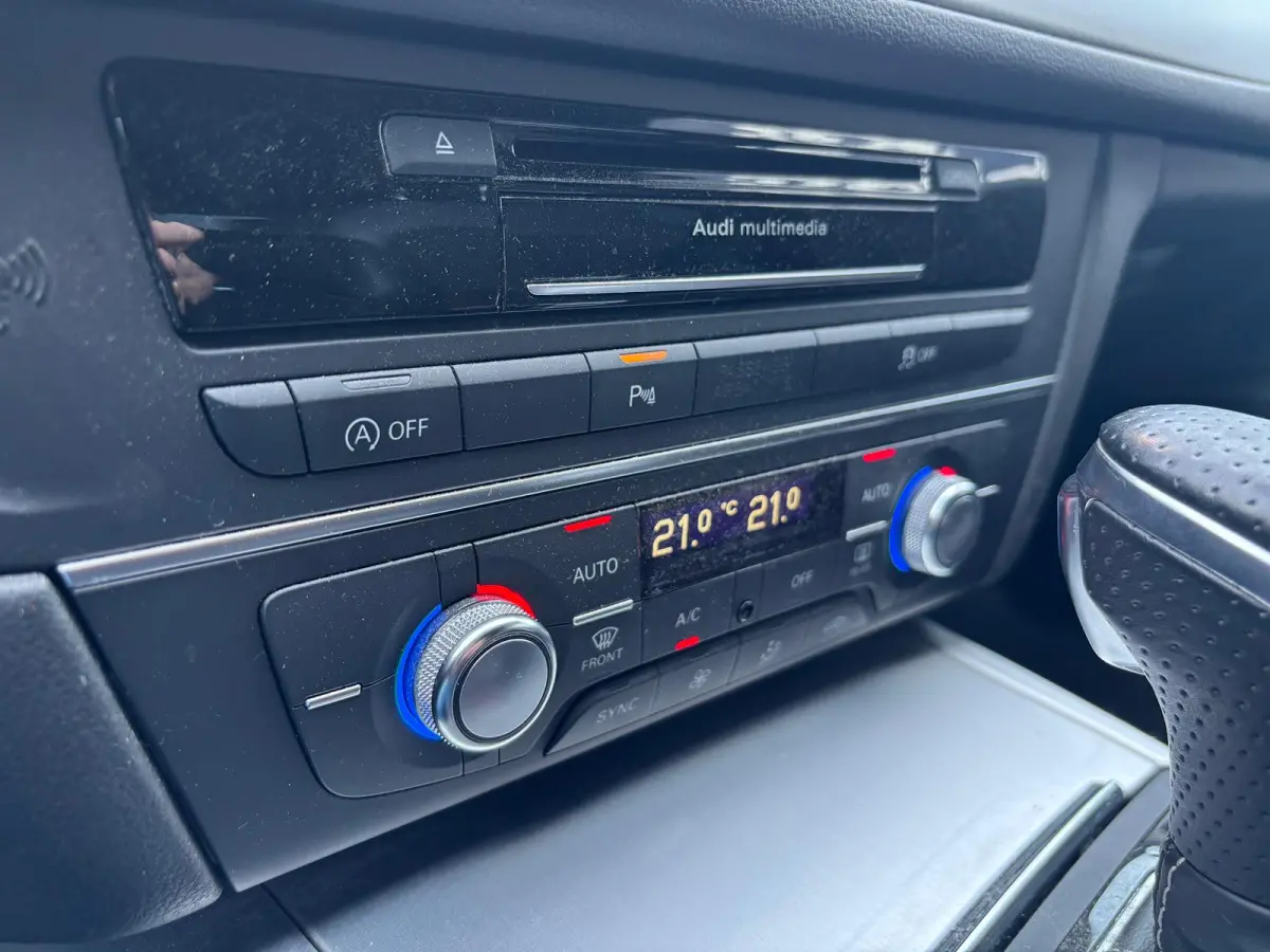 1.8 TFSI ultra S line Edition TREKHAAK AFNEEMBAAR PARKEERSENSOREN CRUISE CONTROL SPORTSTOELEN