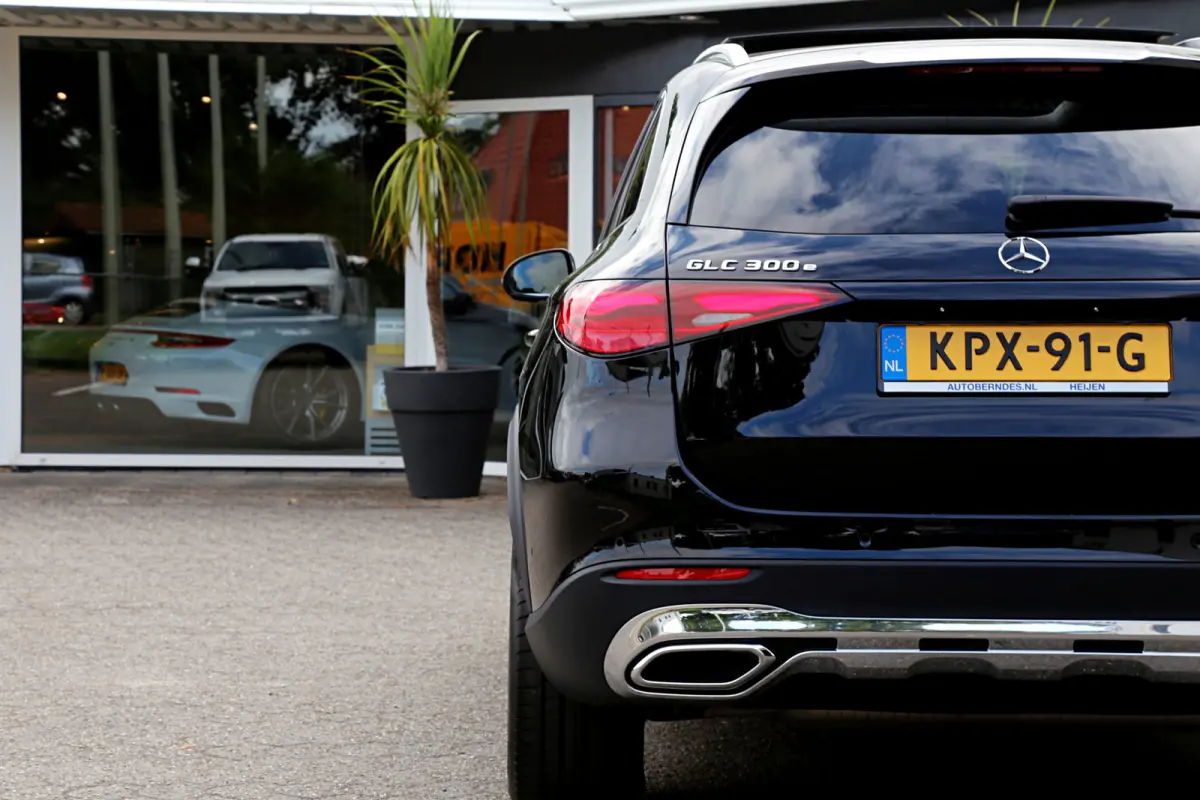 4MATIC Plug in*Perfect MB Onderh.*Luchtvering/Pano/Elek. Trekhaak/Snellader/Burmester/Memorie/Dodehoek/Camera*