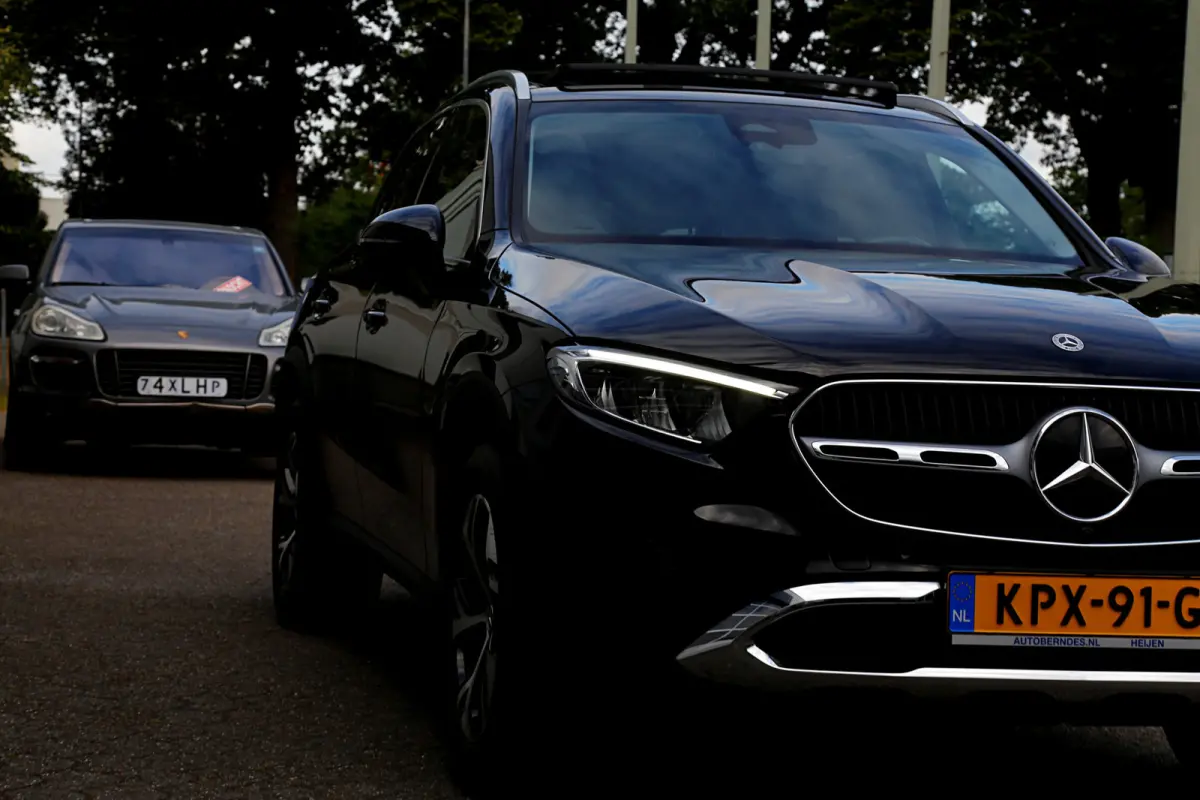 4MATIC Plug in*Perfect MB Onderh.*Luchtvering/Pano/Elek. Trekhaak/Snellader/Burmester/Memorie/Dodehoek/Camera*