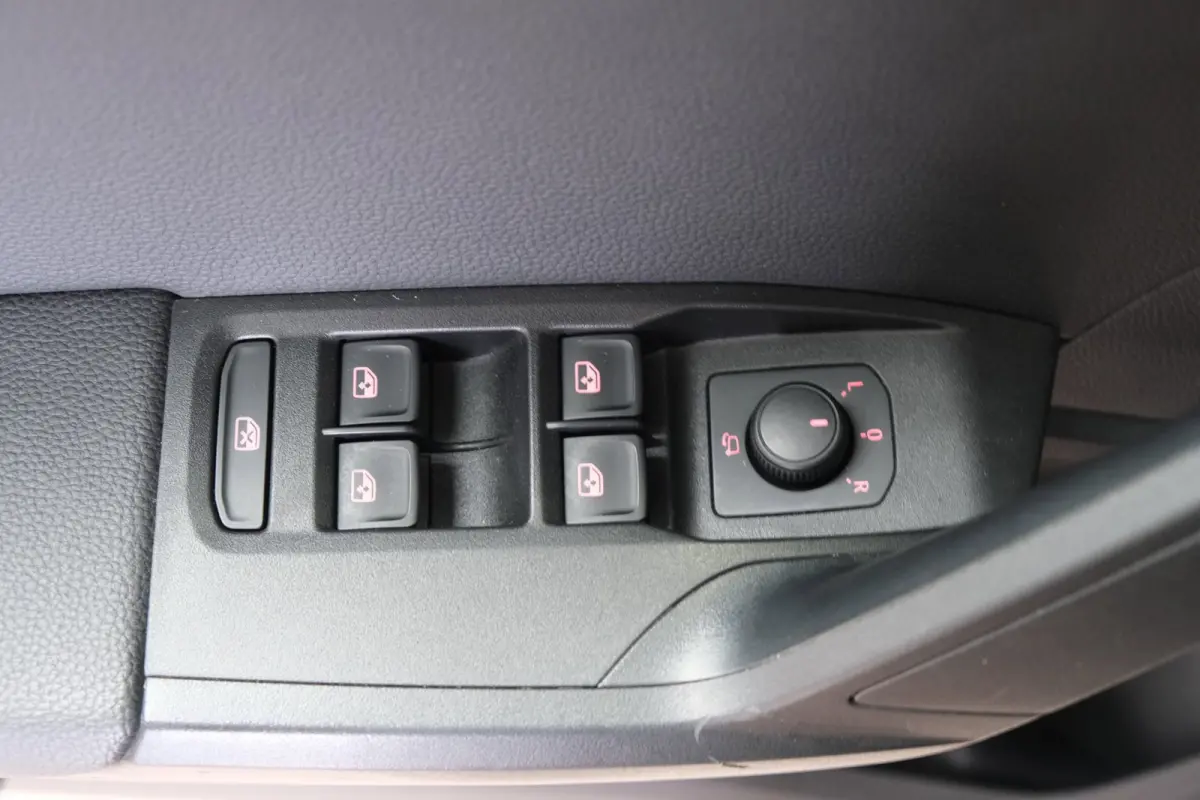 1.0 TSI Style Business Intense Plus - N.A.P. Airco, Cruise, Camera, Virtual display, Carplay.