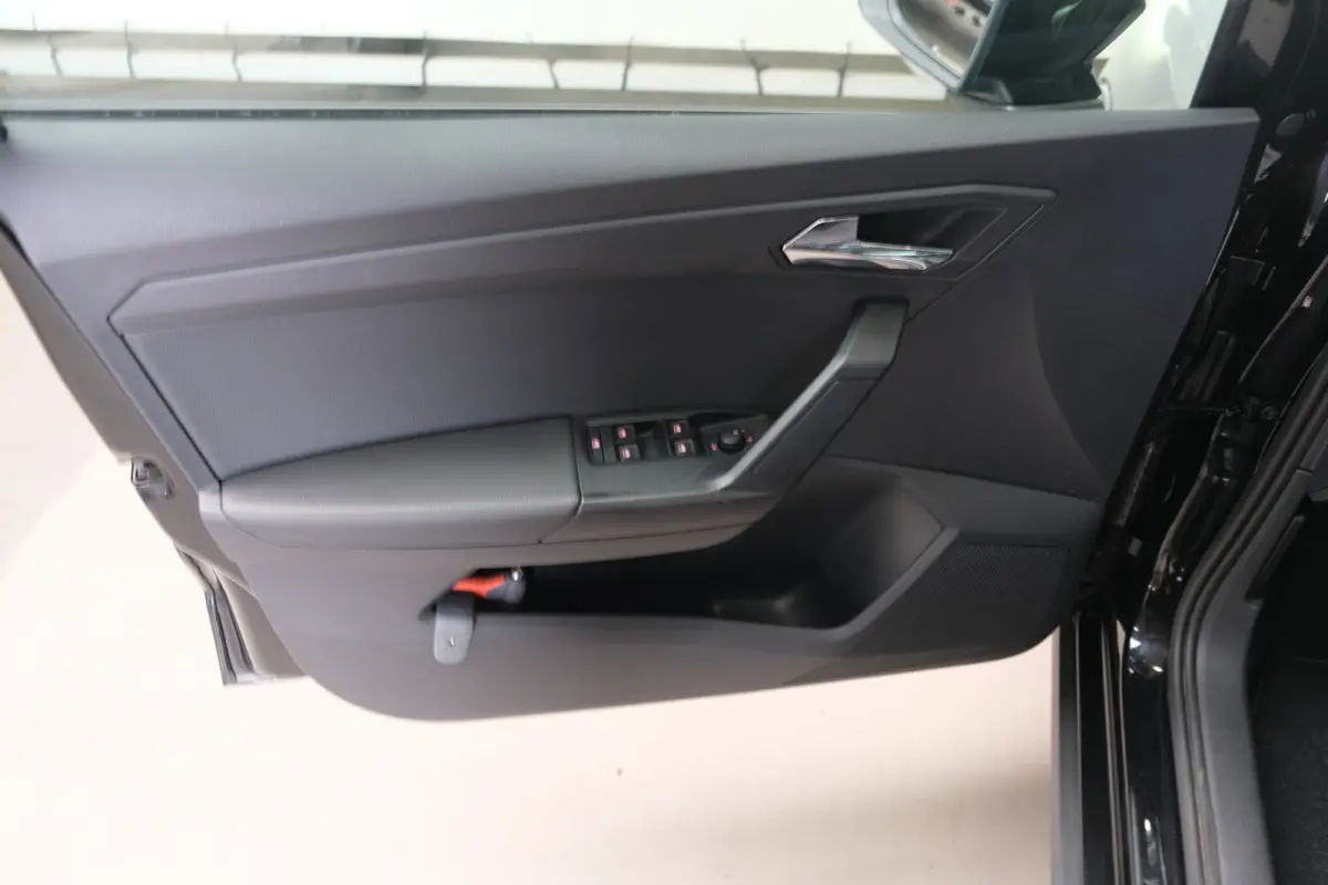 1.0 TSI Style Business Intense Plus - N.A.P. Airco, Cruise, Camera, Virtual display, Carplay.