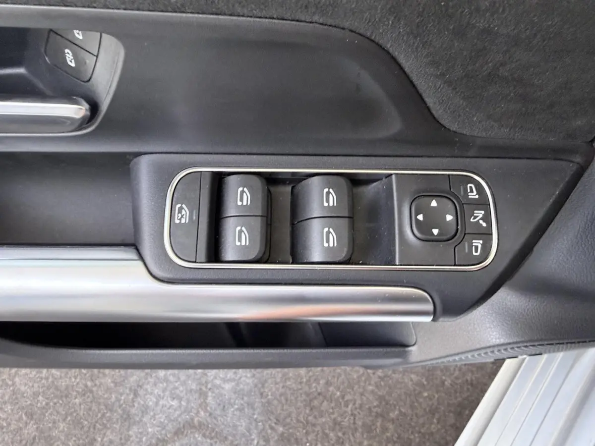 250 e Business Solution AMG / Memory-Stoelen / Panaroma-dak / Night-Pakket / Headup-Display /