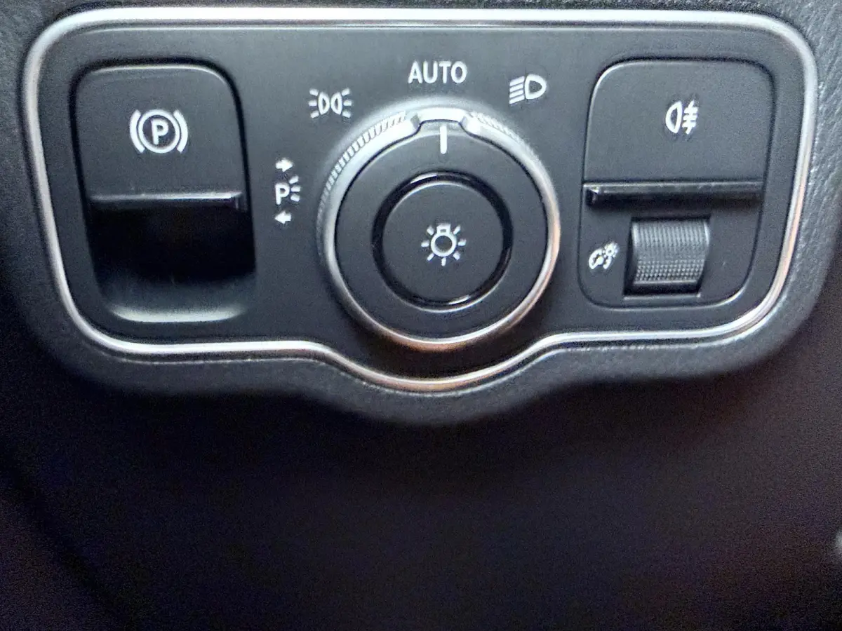 250 e Business Solution AMG / Memory-Stoelen / Panaroma-dak / Night-Pakket / Headup-Display /