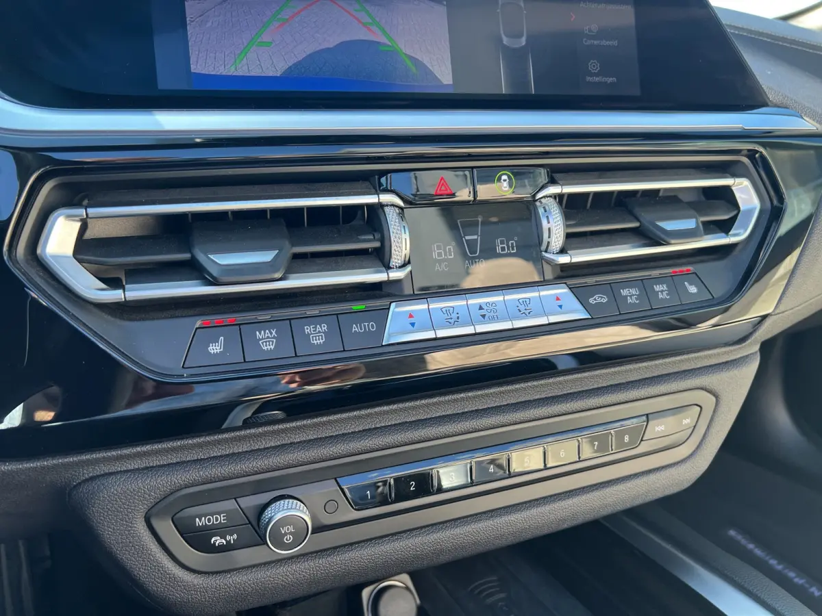 sDrive20i 197pk High Executive M-Sport | 19-inch velgen | Harman/Kardon Audio | DAB | Stoel/Stuurverwarming | Camera | Keyless Entry | Carplay | Leder | Navigatie | LED | Adaptive Cruise