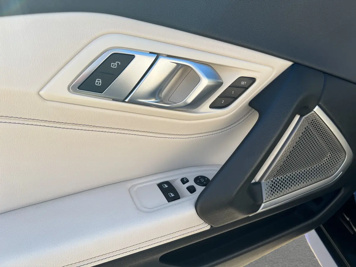 sDrive20i 197pk High Executive M-Sport | 19-inch velgen | Harman/Kardon Audio | DAB | Stoel/Stuurverwarming | Camera | Keyless Entry | Carplay | Leder | Navigatie | LED | Adaptive Cruise
