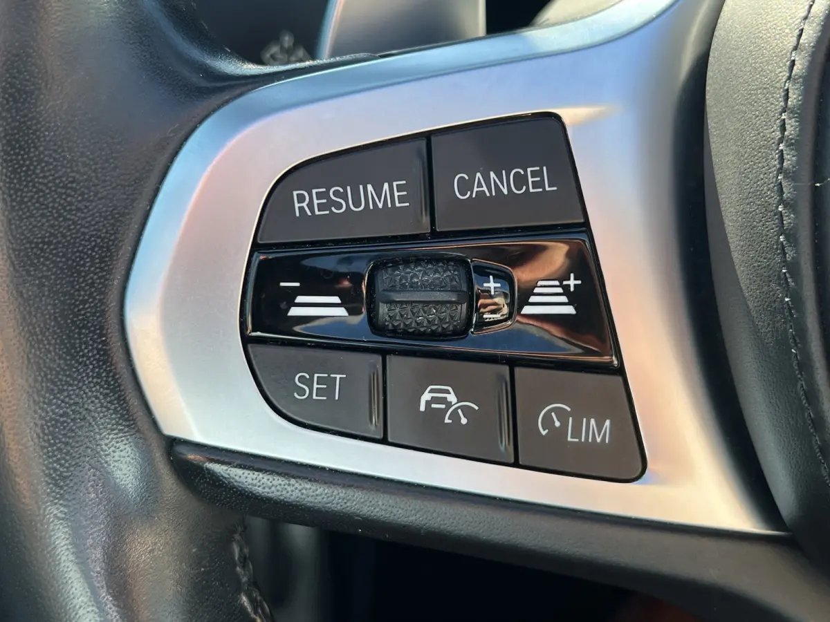 sDrive20i 197pk High Executive M-Sport | 19-inch velgen | Harman/Kardon Audio | DAB | Stoel/Stuurverwarming | Camera | Keyless Entry | Carplay | Leder | Navigatie | LED | Adaptive Cruise