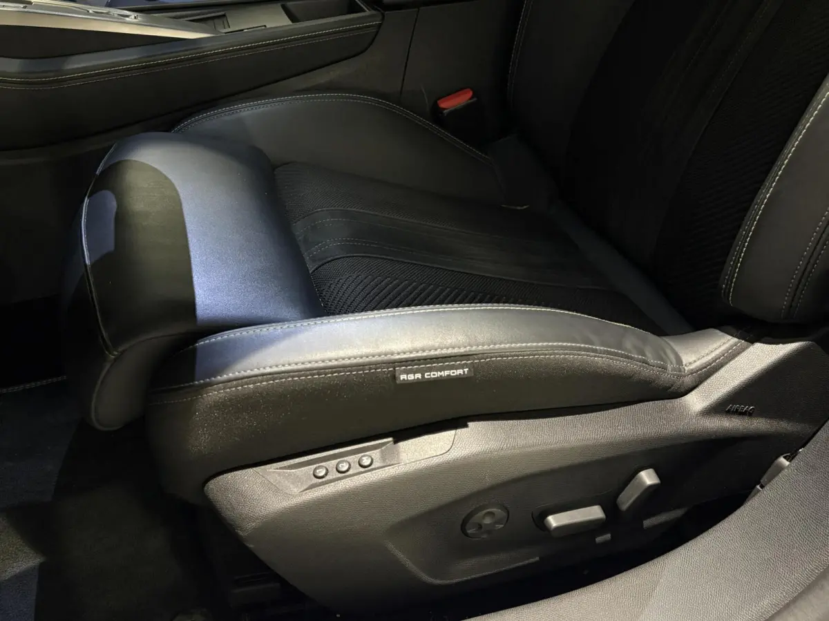 1.6 Plug-in Hybrid 225 GT|Black Pack|ARG stoel|Memory|19 inch|Camera|Carplay|Navi|PDC|ACC|Side assist|Lane Assist|