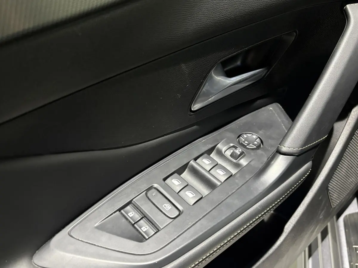 1.6 Plug-in Hybrid 225 GT|Black Pack|ARG stoel|Memory|19 inch|Camera|Carplay|Navi|PDC|ACC|Side assist|Lane Assist|