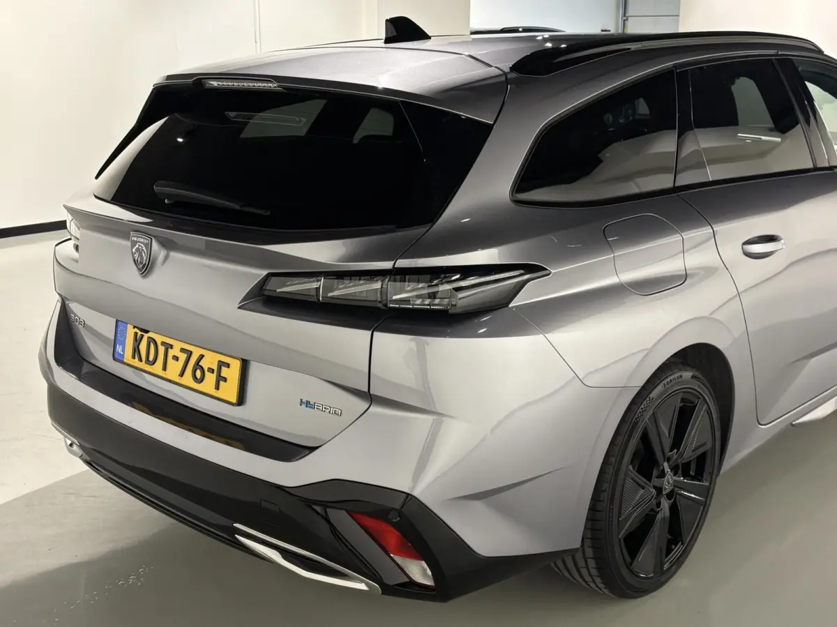 1.6 Plug-in Hybrid 225 GT|Black Pack|ARG stoel|Memory|19 inch|Camera|Carplay|Navi|PDC|ACC|Side assist|Lane Assist|