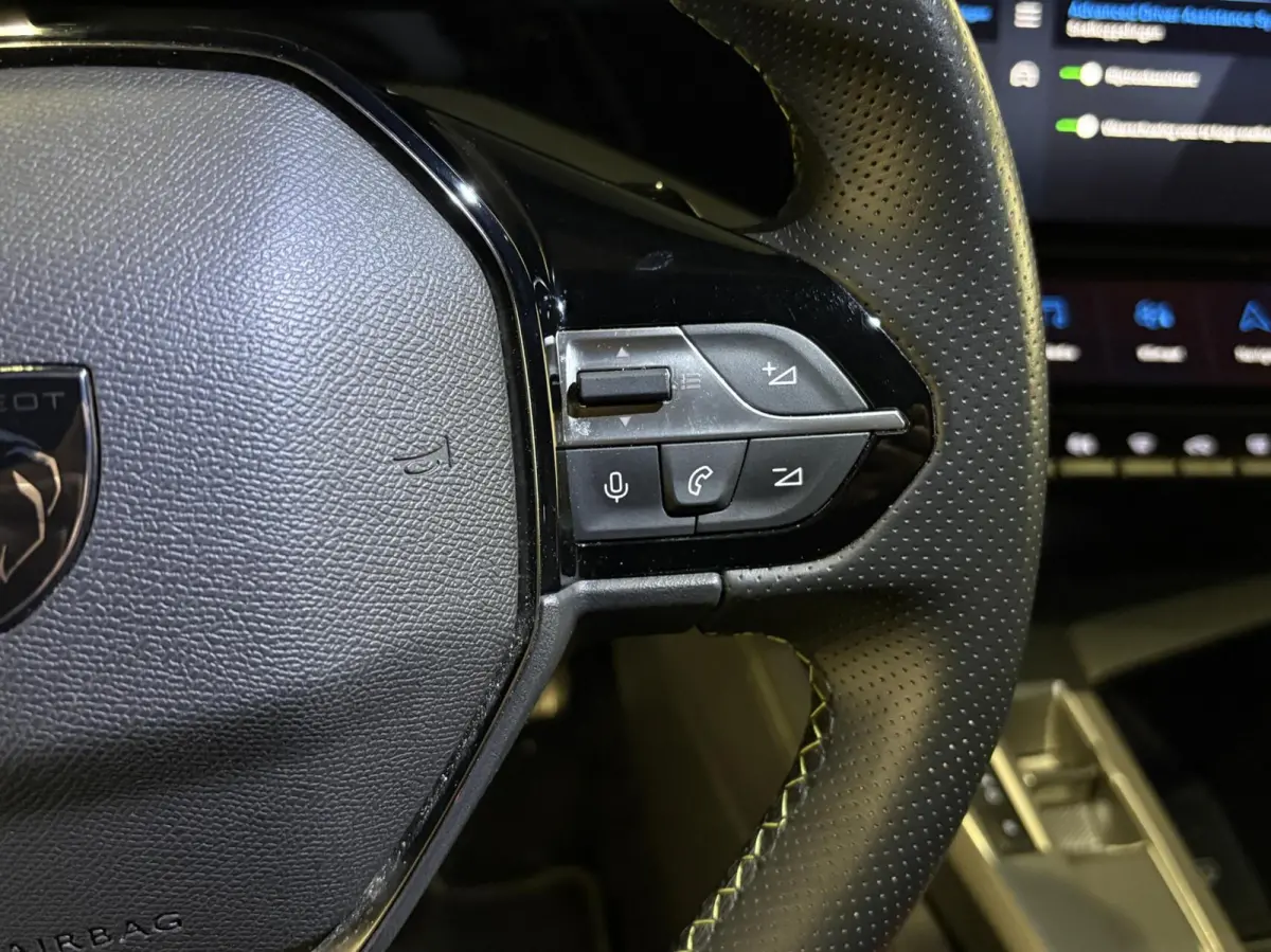 1.6 Plug-in Hybrid 225 GT|Black Pack|ARG stoel|Memory|19 inch|Camera|Carplay|Navi|PDC|ACC|Side assist|Lane Assist|