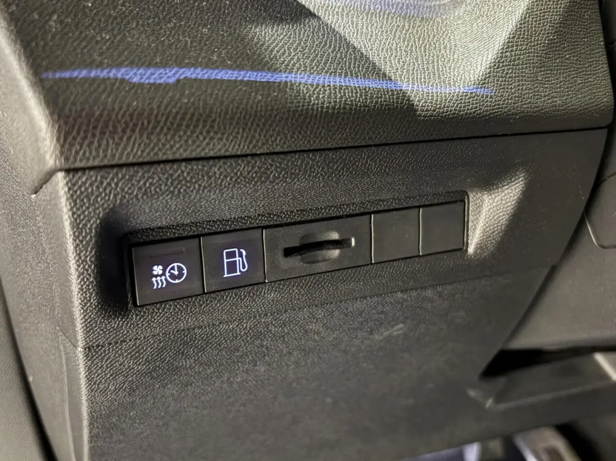 1.6 Plug-in Hybrid 225 GT|Black Pack|ARG stoel|Memory|19 inch|Camera|Carplay|Navi|PDC|ACC|Side assist|Lane Assist|