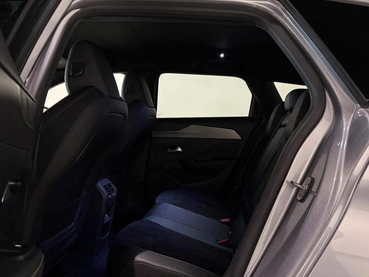 1.6 Plug-in Hybrid 225 GT|Black Pack|ARG stoel|Memory|19 inch|Camera|Carplay|Navi|PDC|ACC|Side assist|Lane Assist|