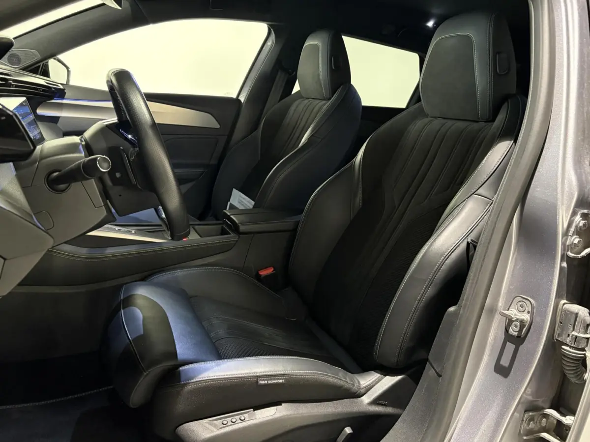 1.6 Plug-in Hybrid 225 GT|Black Pack|ARG stoel|Memory|19 inch|Camera|Carplay|Navi|PDC|ACC|Side assist|Lane Assist|