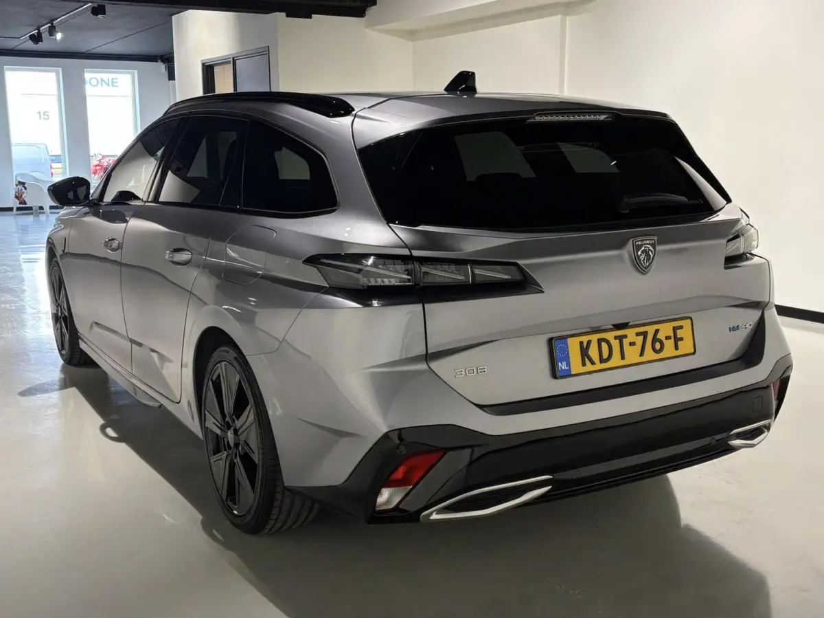 1.6 Plug-in Hybrid 225 GT|Black Pack|ARG stoel|Memory|19 inch|Camera|Carplay|Navi|PDC|ACC|Side assist|Lane Assist|