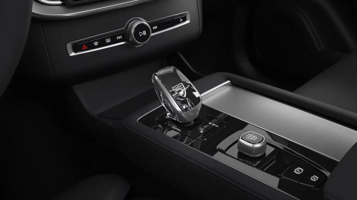 2.0 T8 Plug-in hybrid AWD Ultra Black Ed. Exec. | Massagefunctie voorstoelen | 22" 7-dubbelspaaks Glossy Black Diamond Cut | Bowers & Wilkins audiosysteem | Luchtvering