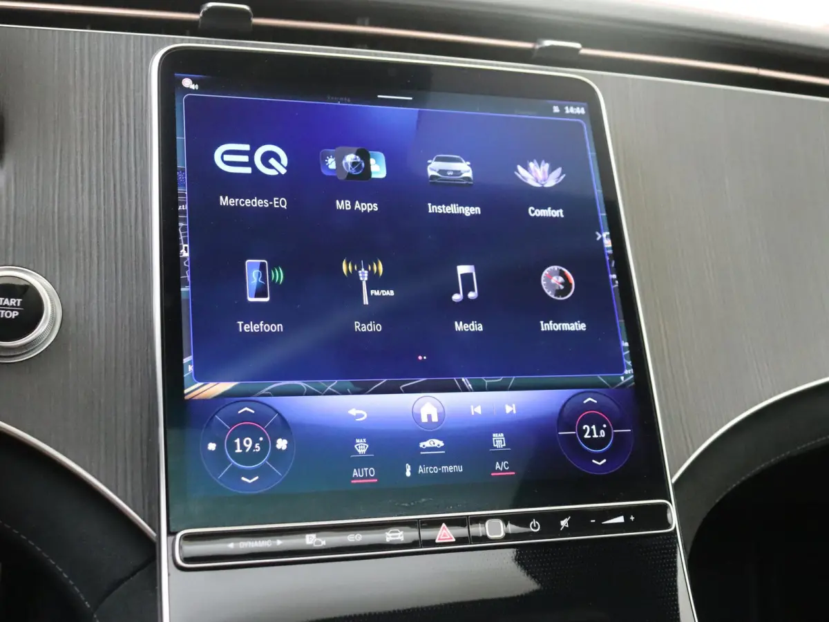 300 Business Solution AMG 90 kWh / Memory-Stoelen / Panaroma-dak / Night-Pakket / Multispaaks-Velgen /