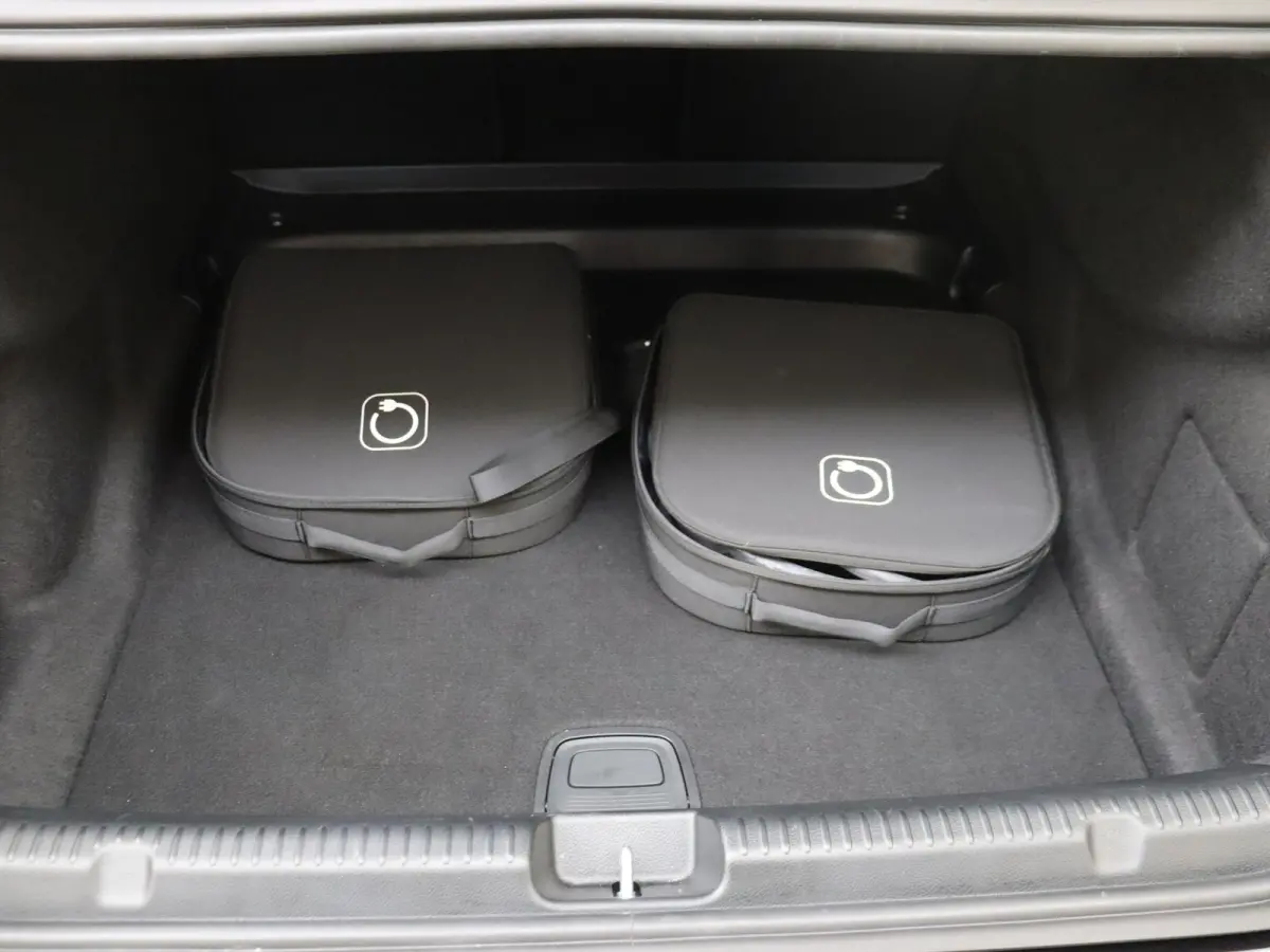 300 Business Solution AMG 90 kWh / Memory-Stoelen / Panaroma-dak / Night-Pakket / Multispaaks-Velgen /