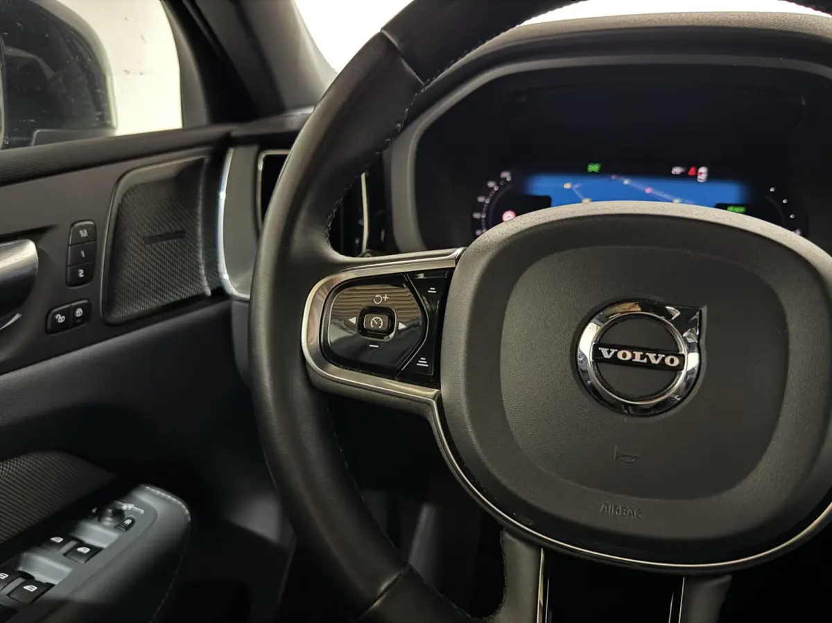 2.0 T6 Plug-in AWD R-Design Pano Google H/K HUD 360º
