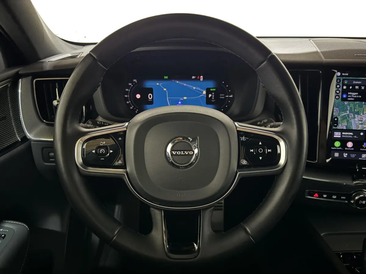 2.0 T6 Plug-in AWD R-Design Pano Google H/K HUD 360º