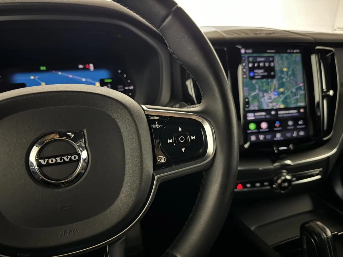 2.0 T6 Plug-in AWD R-Design Pano Google H/K HUD 360º