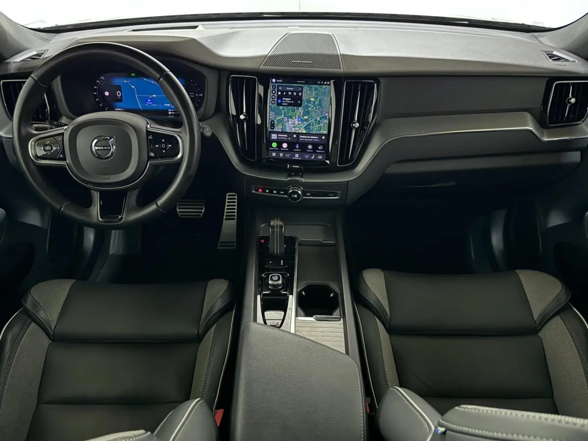 2.0 T6 Plug-in AWD R-Design Pano Google H/K HUD 360º