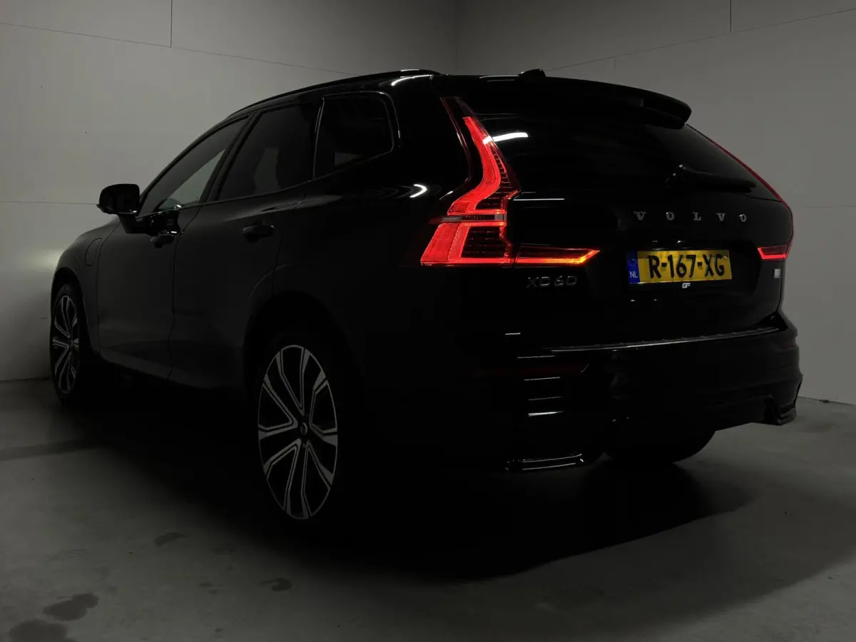 2.0 T6 Plug-in AWD R-Design Pano Google H/K HUD 360º