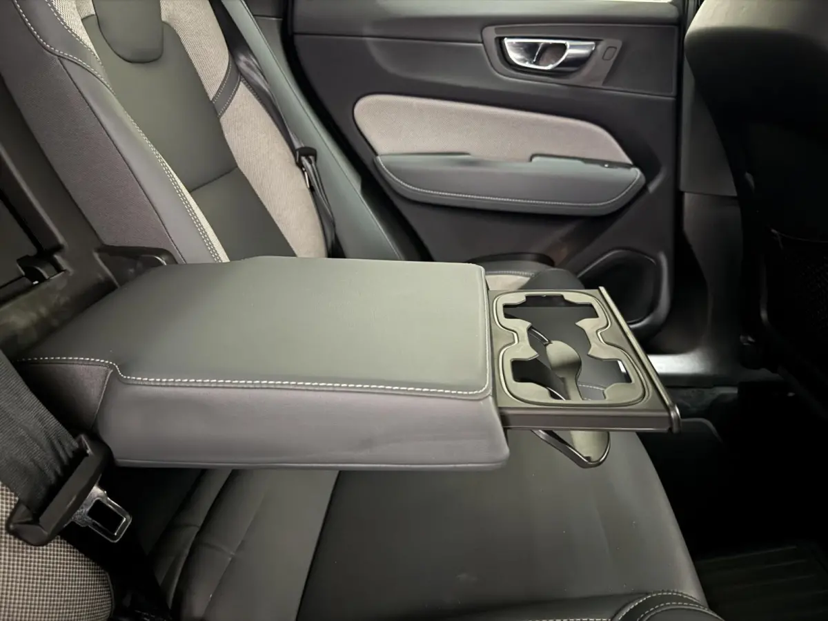 2.0 T6 Plug-in AWD R-Design Pano Google H/K HUD 360º