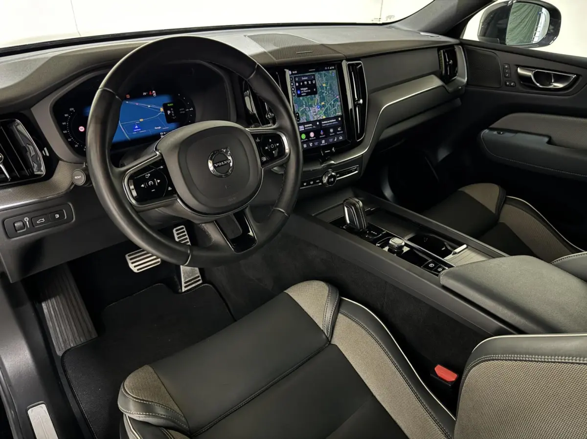 2.0 T6 Plug-in AWD R-Design Pano Google H/K HUD 360º