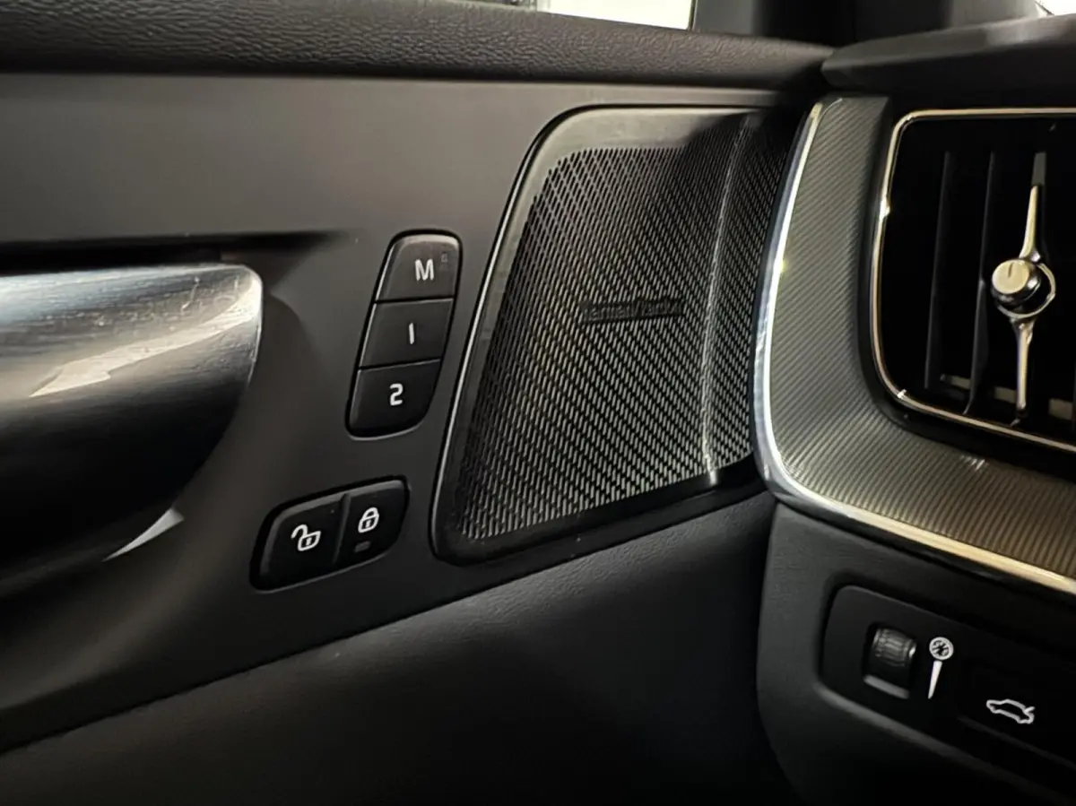 2.0 T6 Plug-in AWD R-Design Pano Google H/K HUD 360º
