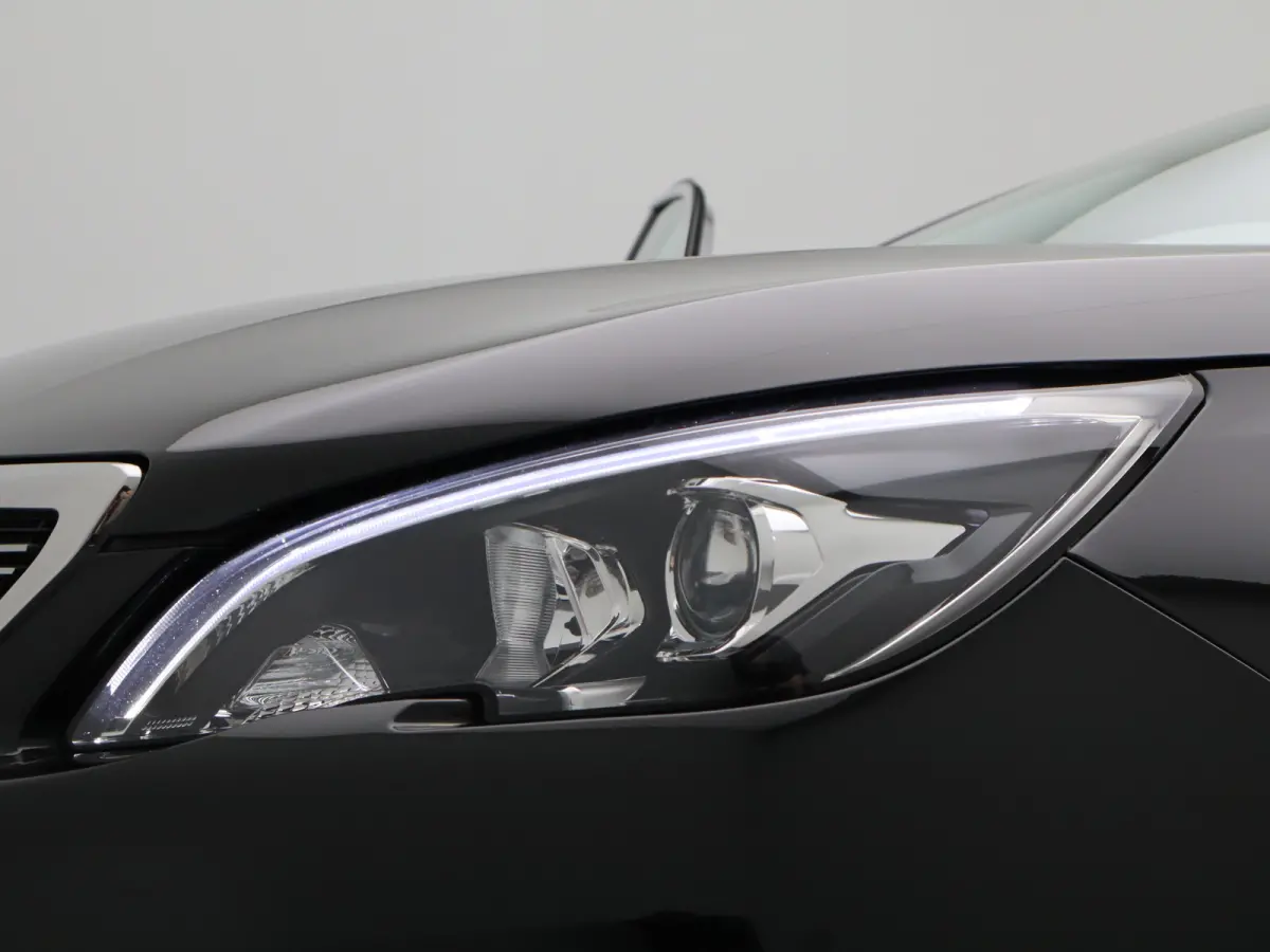 1.2 PureTech Allure | Navi | Cruise | Clima | Trekhaak | Carplay | PDC V+A | 16" LMV |