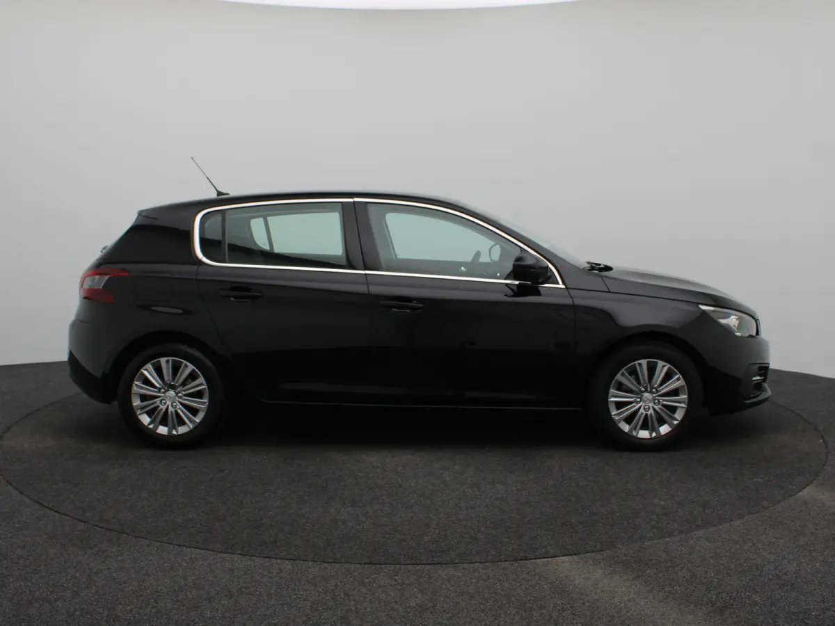 1.2 PureTech Allure | Navi | Cruise | Clima | Trekhaak | Carplay | PDC V+A | 16" LMV |